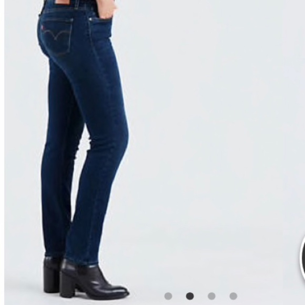 ***SOLD*** Women’s Levi’s 712 Slim Stretch Jeans - Picture 5 of 5